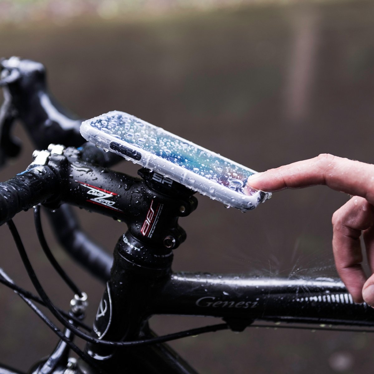 SP CONNECT Bike Bundle II Für IPhone 14 Plus – Inkl. Case, Weather Cover & Halterung, Twist-To-Lock, Wasserdicht