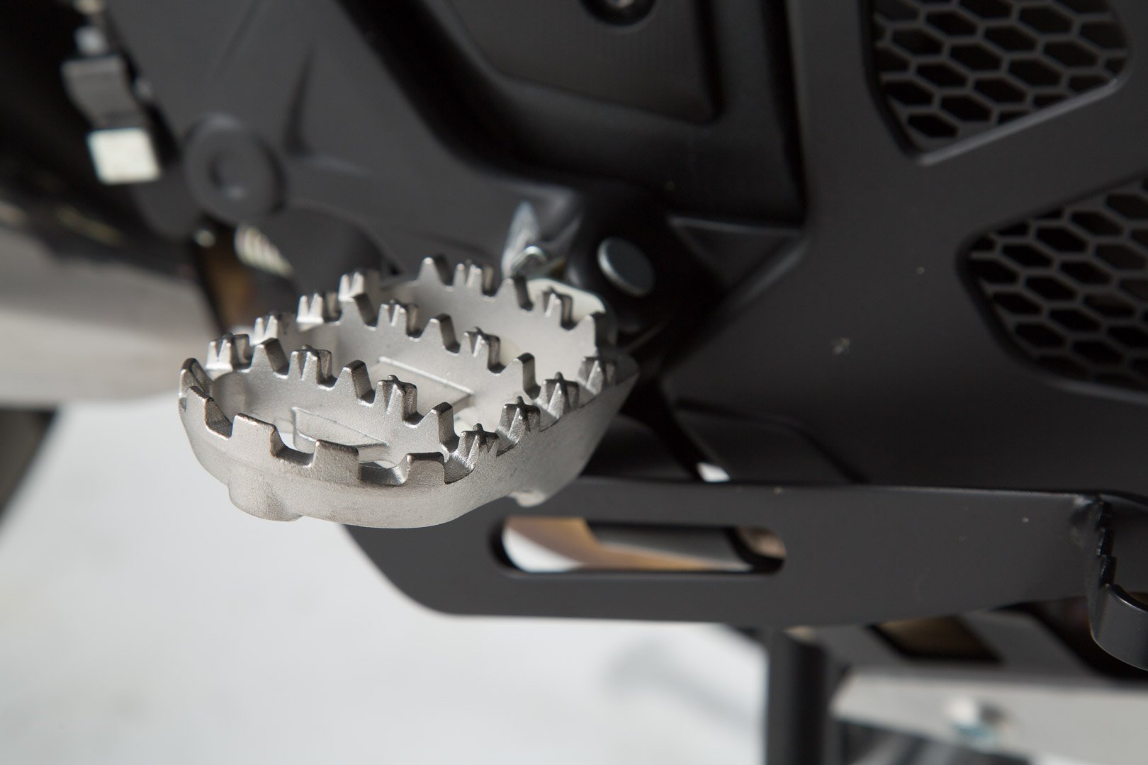 SW-Motech ION jalaraudade komplekt Honda NC, Crossrun, Crosstour, Suzuki SV/DL650