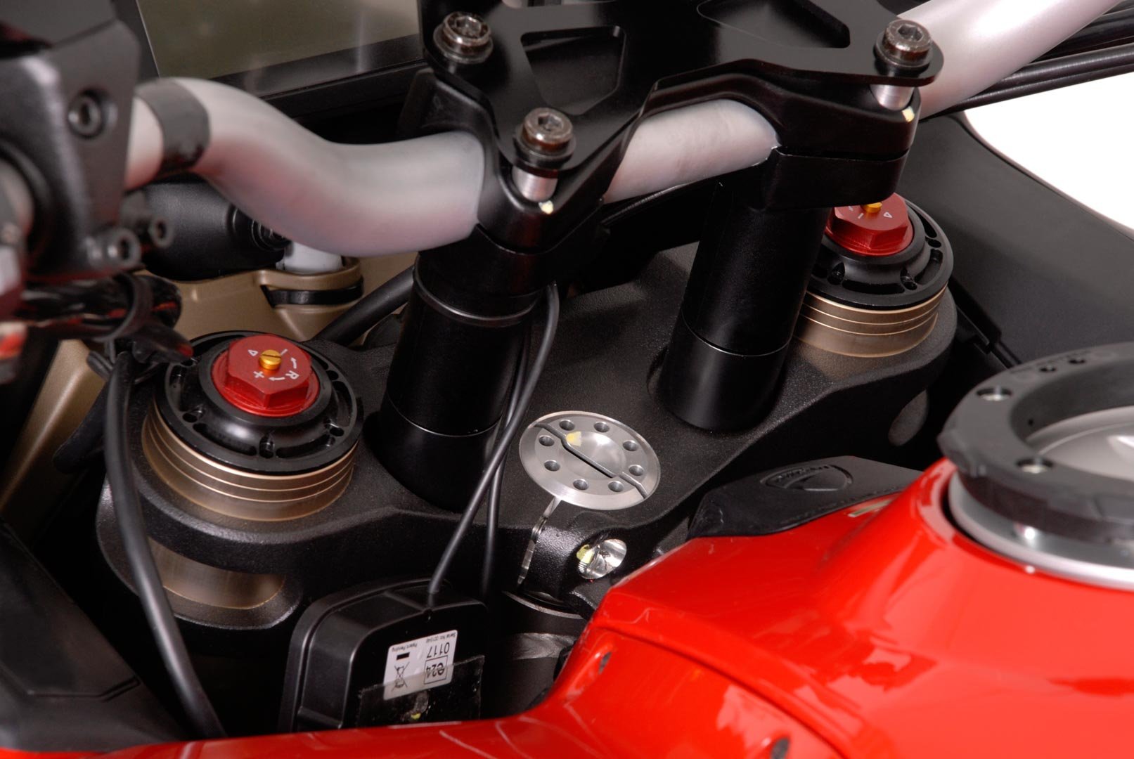 SW-Motech juhtraua tõstjad H=30 mm (must) Multistrada 1200 (10-14)/1260 (18-)
