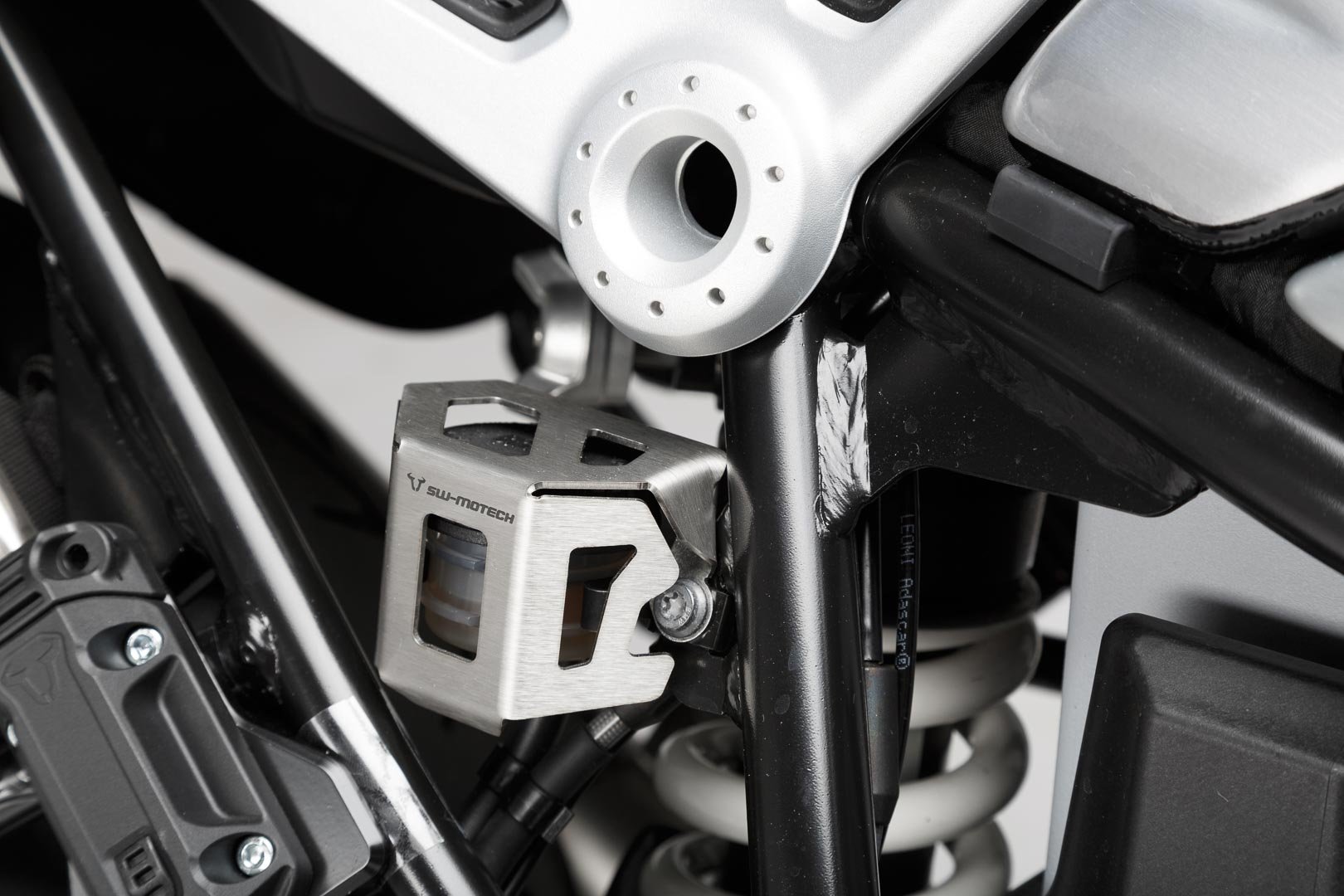 SW-Motech Brake reservoir guard (silver) BMW R nineT (14-)/ Scrambler (16-)