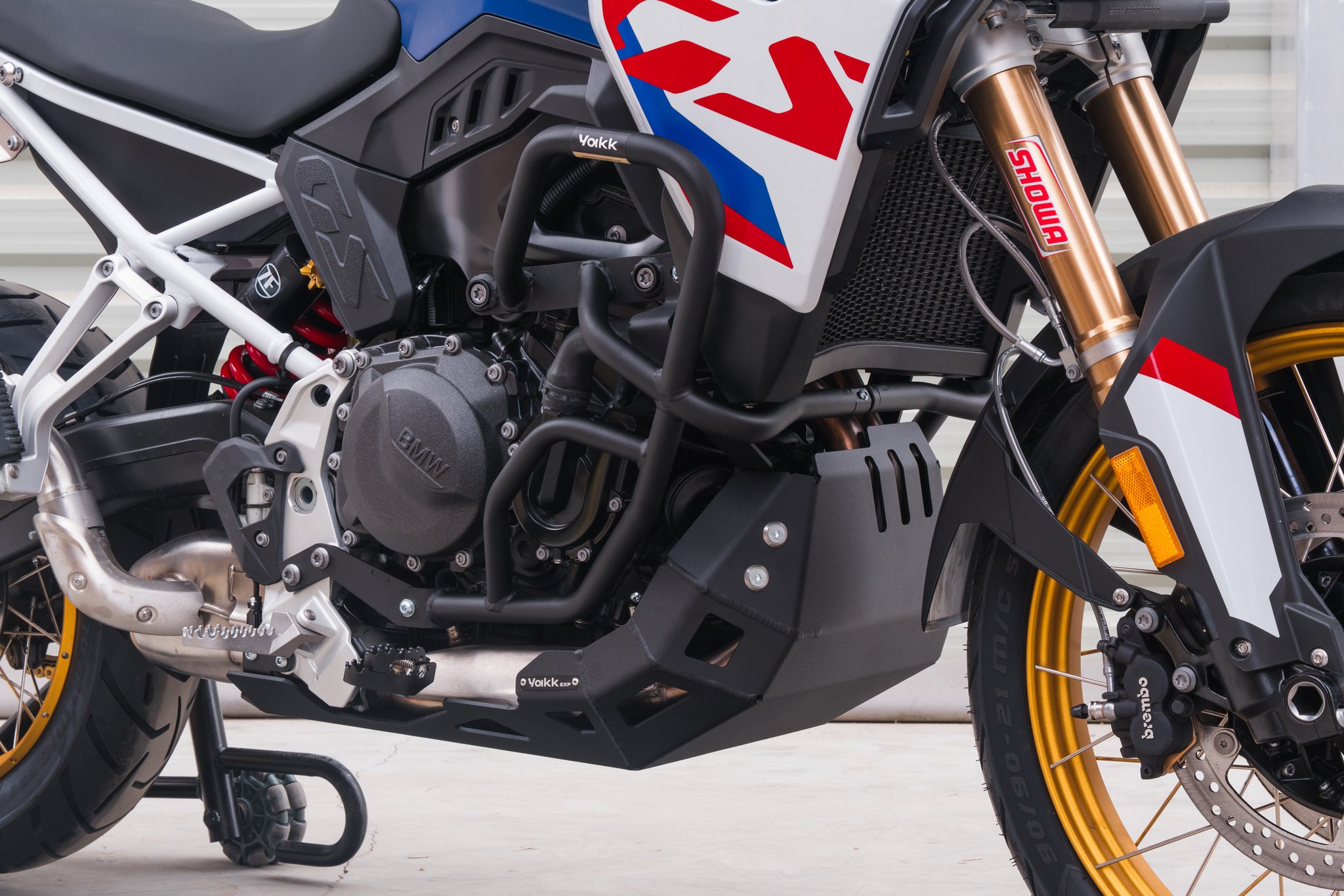 Yakk EXP защита двигателя (чёрная) для BMW F900GS (24-25)