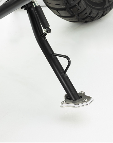 Crosspro jatke sivujalustalle (valkoinen / harjattua ruostumatonta terästä) CF Moto 700 MT 2024 / 800 MT-X 2025