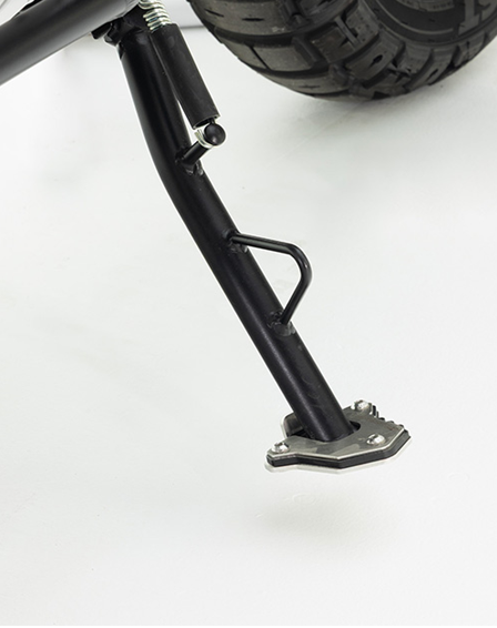 Crosspro jatke sivujalustalle (musta / harjattua ruostumatonta terästä) CF Moto 700 MT 2024 / 800 MT-X 2025