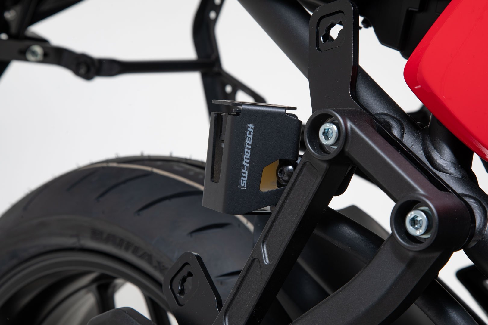 SW-Motech Brake fluid reservoir guard (black) Yamaha Tracer 9 (20-)
