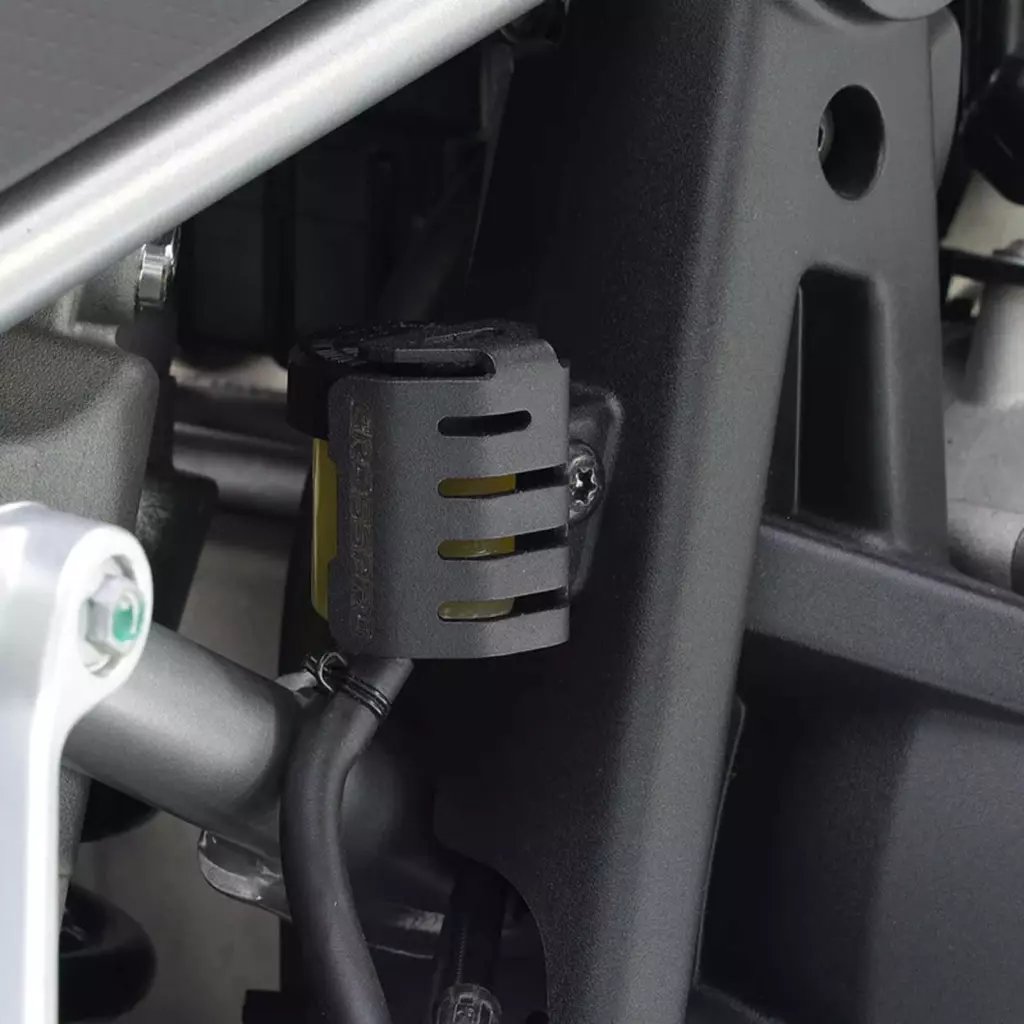 Crosspro защита заднего бачка тормозной жидкости (чёрная), подходит для моделей Aprilia, BMW и Moto Morini.