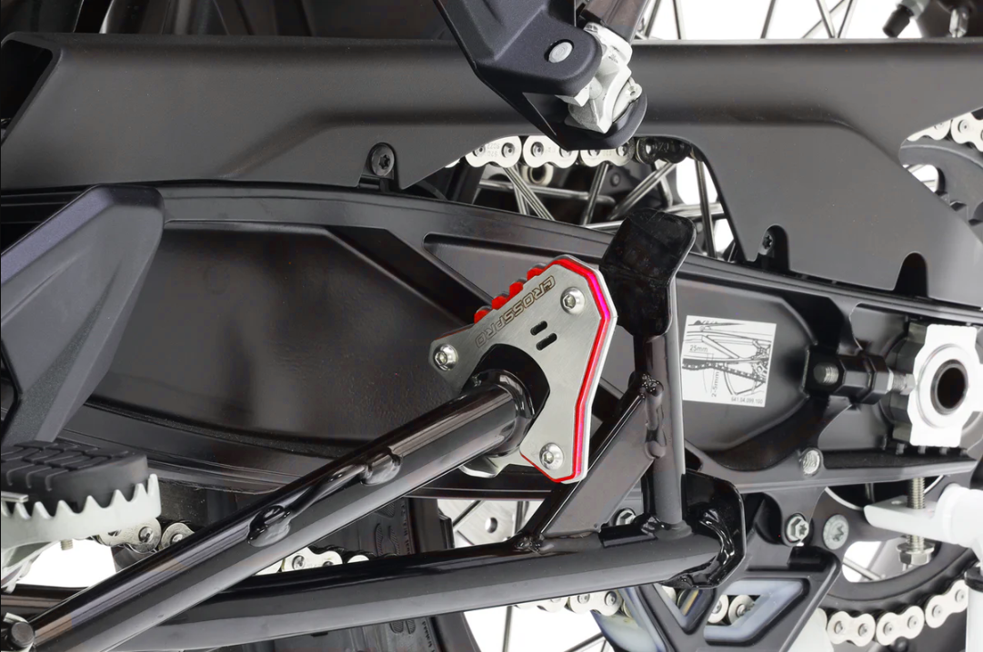 Crosspro разгибание ног стоя (красный / матовая нержавеющая сталь) GasGas ES 700, Husqvarna 701/901, KTM 1290/690/790/890